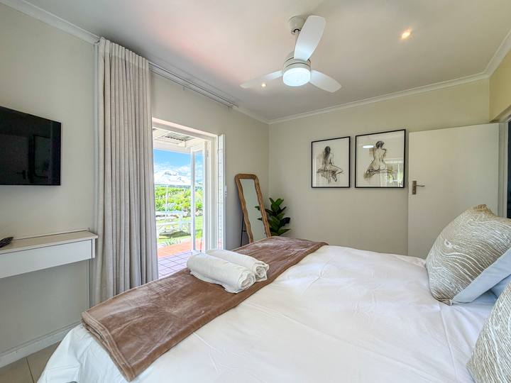 Second bedroom opening onto the garden